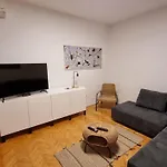 In Zentrumsnaehe Mit Balkon By Interhome * Pula