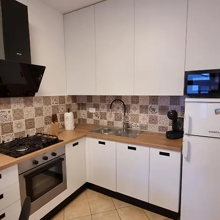 In Zentrumsnaehe Mit Balkon By Interhome Appartamento *