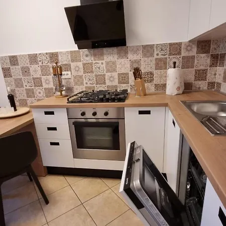 In Zentrumsnaehe Mit Balkon By Interhome Pola