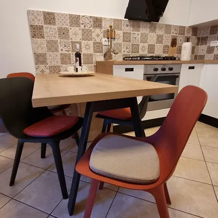 In Zentrumsnaehe Mit Balkon By Interhome Appartamento *