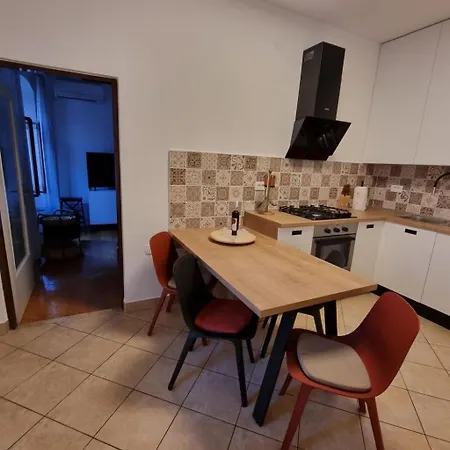 Appartamento In Zentrumsnaehe Mit Balkon By Interhome Pola