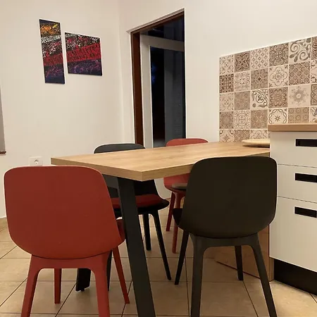 Daire In Zentrumsnaehe Mit Balkon By Interhome