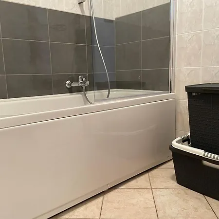 In Zentrumsnaehe Mit Balkon By Interhome * Pola