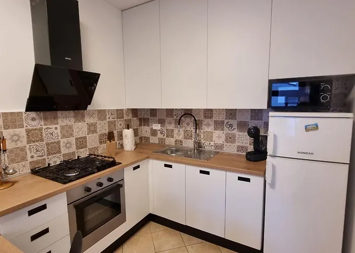 In Zentrumsnaehe Mit Balkon By Interhome Lägenhet *