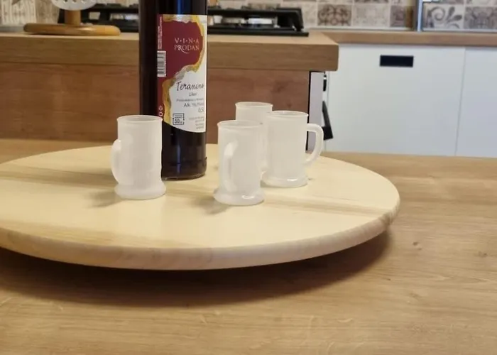 In Zentrumsnaehe Mit Balkon By Interhome Lägenhet Pula