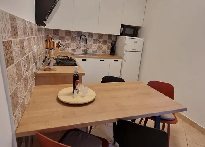 In Zentrumsnaehe Mit Balkon By Interhome Lägenhet *