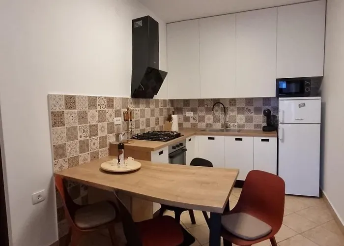 Lägenhet In Zentrumsnaehe Mit Balkon By Interhome