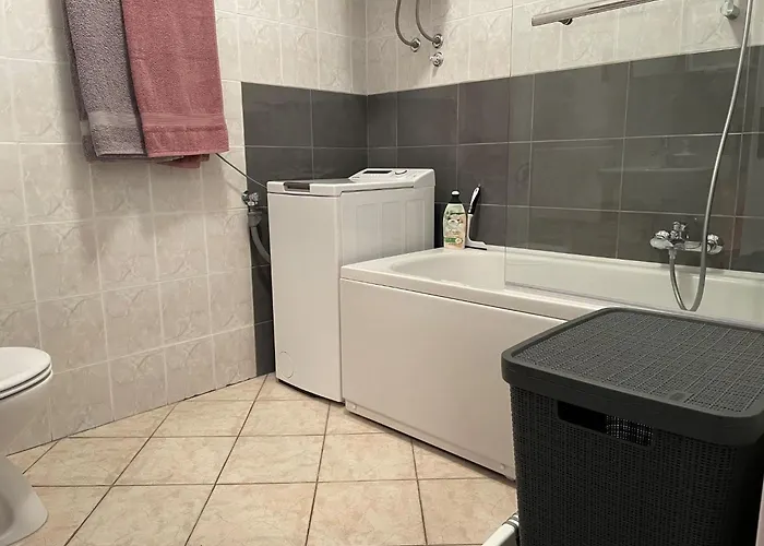 In Zentrumsnaehe Mit Balkon By Interhome Lägenhet *