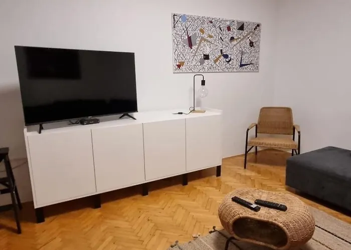 In Zentrumsnaehe Mit Balkon By Interhome Appartement